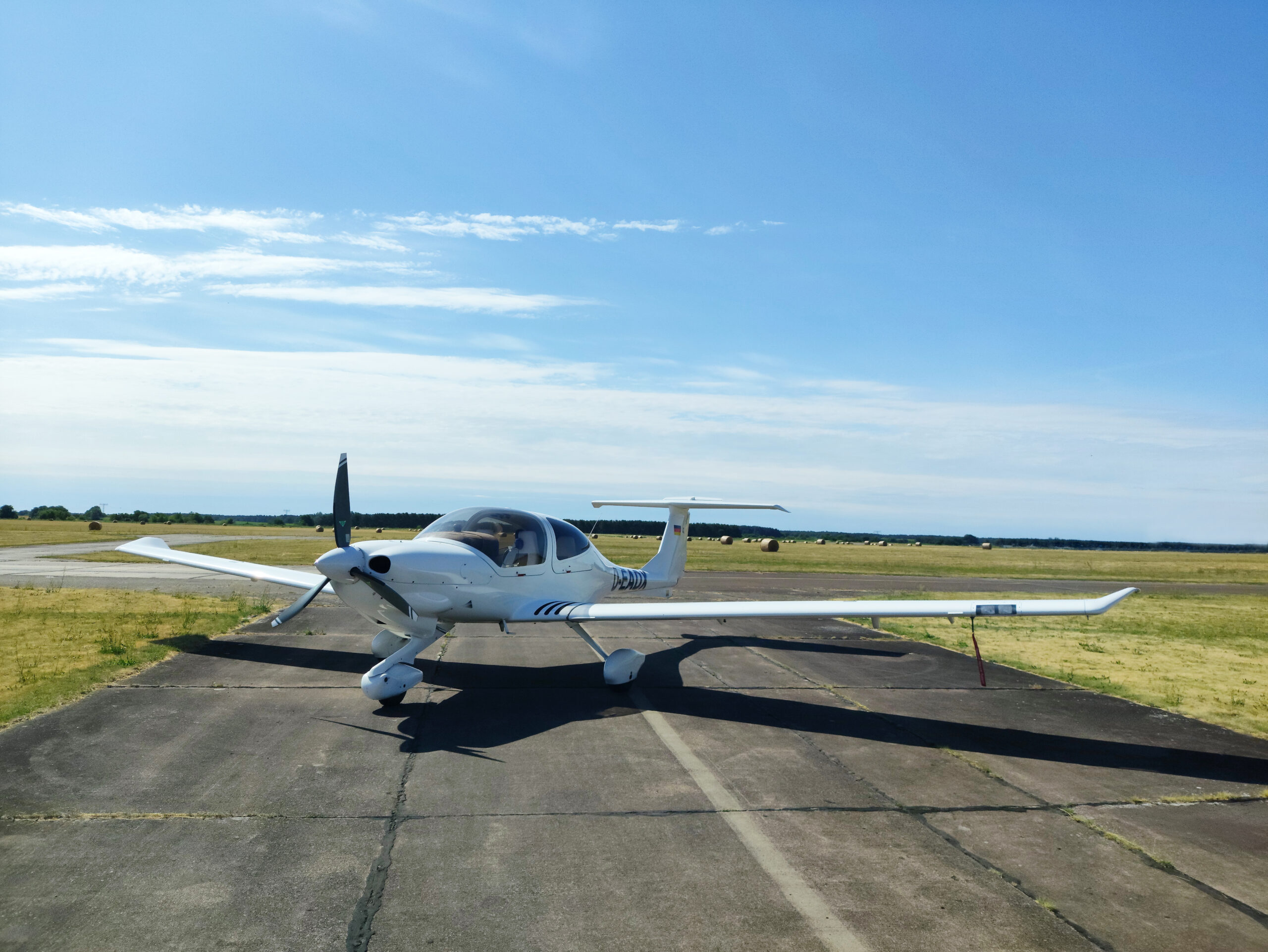 Flugzeugcharter Diamond DA 40 Außenansicht